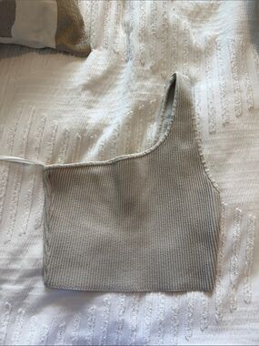 Babaton Neutral Ribbed One-Shoulder Crop Top